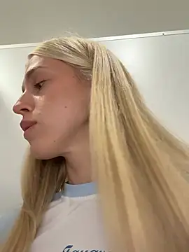 Kira_mia - make my pussy wet in MEN WC💥
