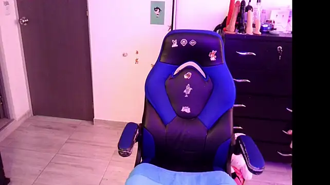 Thomascooper7 - naked, two fingers ass close