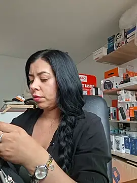 Luianna - Oil show on my tits, bounce them