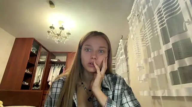 Romy_Grei - Lick lips after a kiss 👅💋