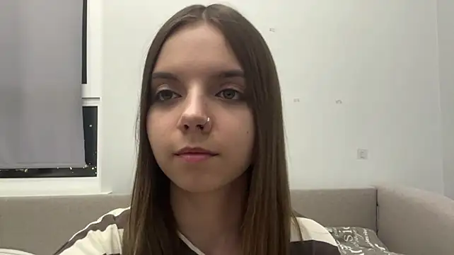 LisaPorse - show feet + smile face