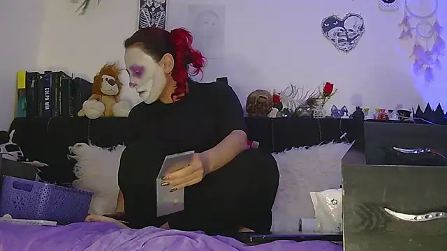 MeganBrown4 - footjob 2 minuts
