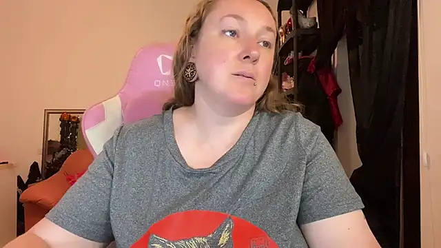 Kisicaxx - fuck my pussyy with HUGE dildo
