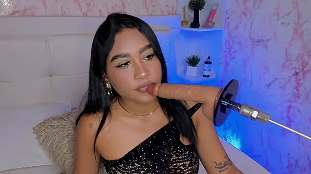 ISIS__DOLL - Show pussy 🥵🙊