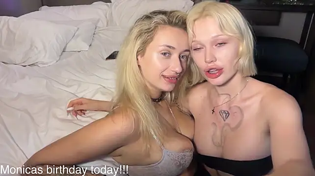 Golden_Aline - take off shorts 1 girl