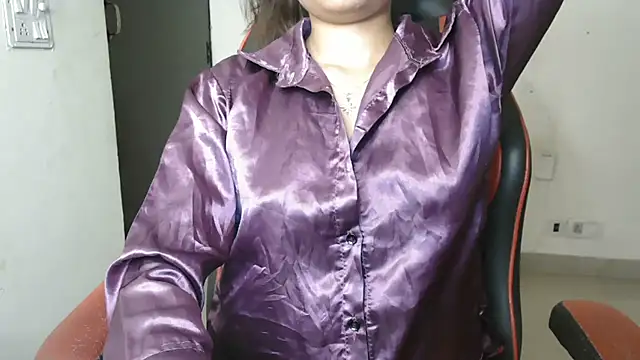 LalaRos - WHISKY ON NUDE BODY