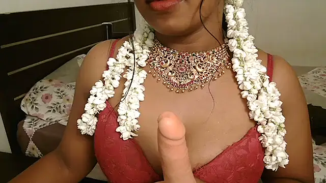Dhiyapink - nude show