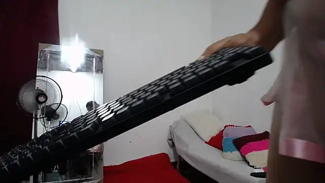 Martina-miller1 - show ass oil