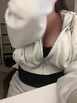 Miiss_Mystique - Show Boobs and slap booty 3 times 🍑