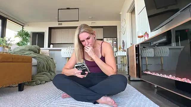 Graciemae_baexx - Pussy play