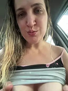 Bia_sexynovaes - Bia faz siririca dentro do carro 🚗