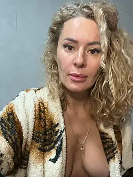 Tania201243 - Show tits♥️