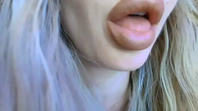 Velvet_kissx - How about some wetness?Booom 💦 😈 👄 🎇