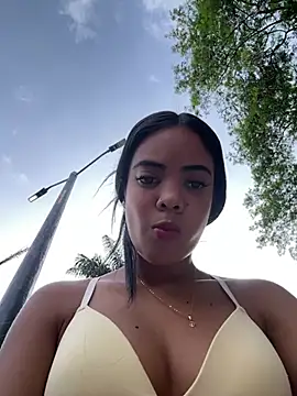 NAUGHTY_LITTLE_18 - OPEN PUSY IN THE PARK🤭😈