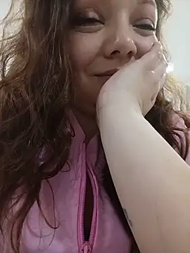 SAMANTHA--02 - My colleague applies oil to my breasts