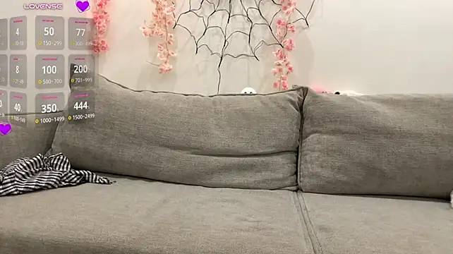 Luna_Nocturne - show my underboobiesss
