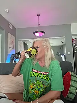 Lexi_Shocker - Vibe me til my clothes fall off 🔥