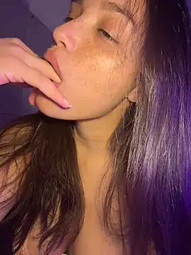MisFrekcles_ - finger in my pussy