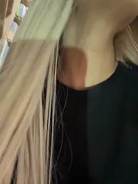 AlyssaFoxx_ - Squeeze Puffy Pussy 🤩✨