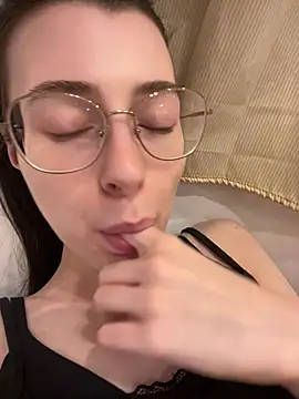 Mia_meeow - take off the top