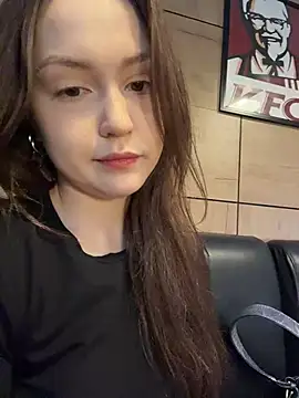 Peachy_Dream - show tongue + squeeze my boobs