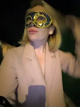 HotWife_VR - 🤗 Public squirt 💦💦