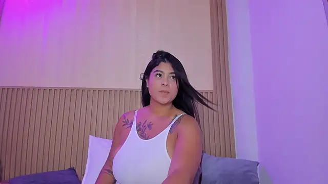Sharonscoth - tits out and bouncing