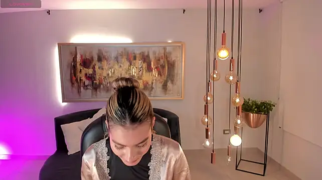 NiaSalvatore - Fingering Pussy