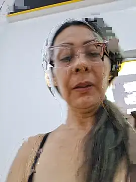 Mia-funny20