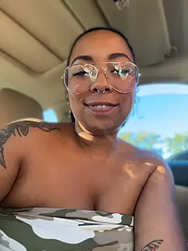 Honeycombhalo - Flash tits while driving