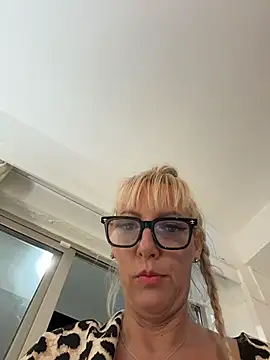 LaraLuxx - INSTANT SQUIRT ORGASM❣️🎉💦☔