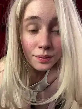 LovelyMiu - lower my shorts+add oil on my big ass