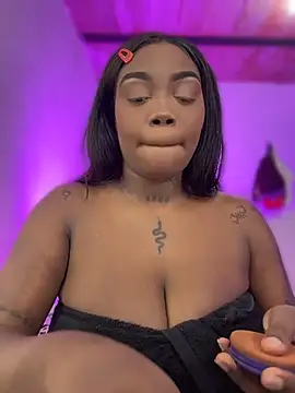 Zaarahott - Show tits 😋👅