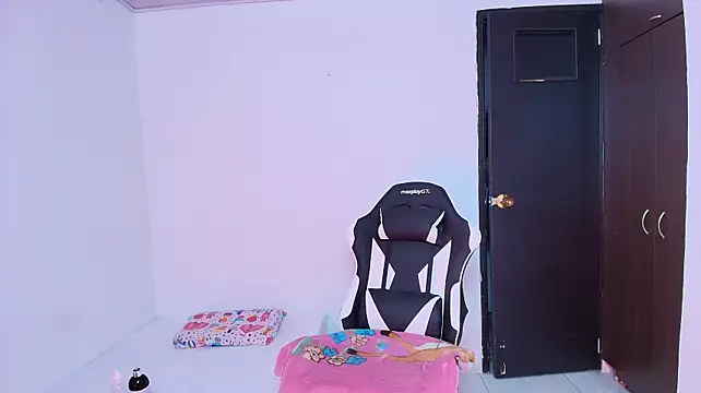 AuroraBrow2 - Fuck my tight pussy