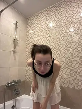 Mia_meeow - take off the top