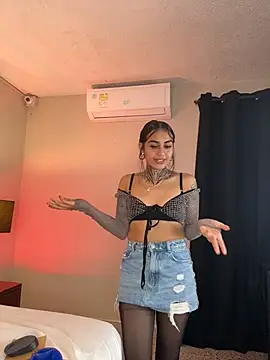 Nicolle_Sweett__