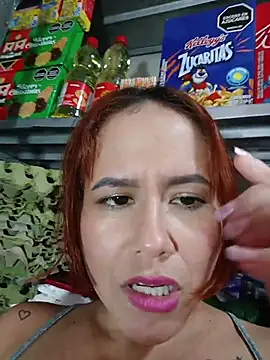 Queen_lorena - show pussy and fingers pussy wet