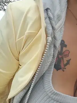 VALERY-94 - Off bra in public 😈🔥