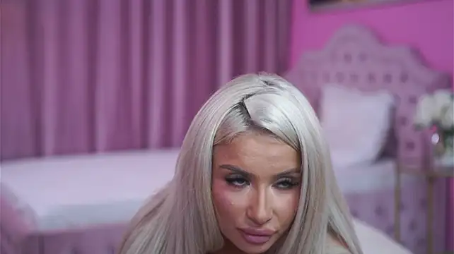 LaraBrynn - finger my pussy