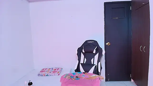 AuroraBrow2 - Fuck my tight pussy