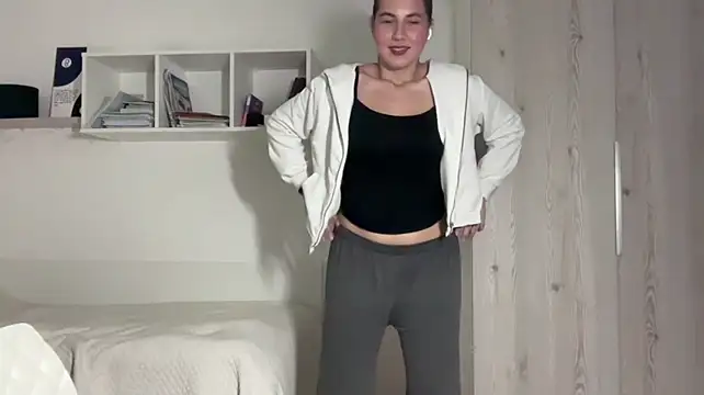 Rubymoonv - Show you the color of my bra🔞