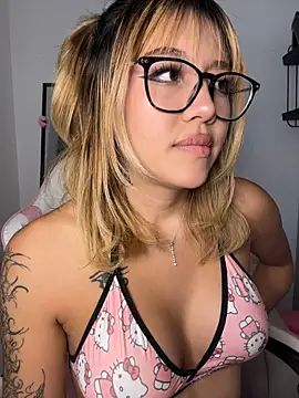 Doll_liaa - clamps tits