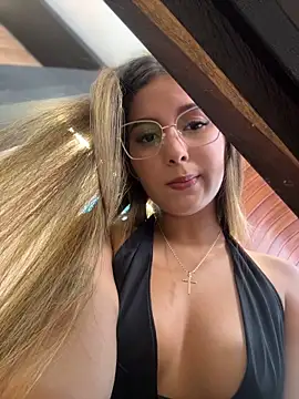 Valeria-escobar - FUCK MY PUSSY UNDERTABLE + CUM ORGASM