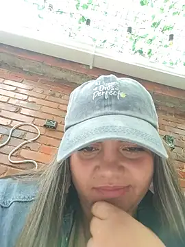 Ivy_enjoy - Oil my tits in public