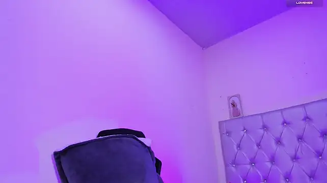 Sharonxt - oil in my tits