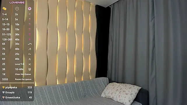 KatrinaLunk - Get into a doggy and tease with a pussy