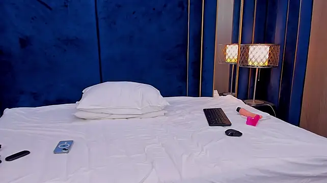 Tenny_shy - Let's play with this pussy 😽