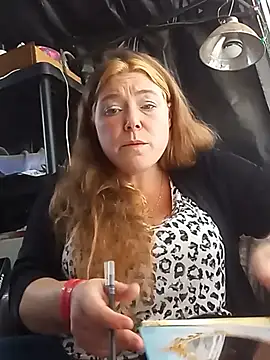 BettyandGold - 10 push ups