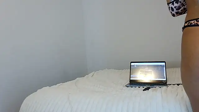 ElenaaDivine - KUTYÁBA EGY PERCIG JOL FIGYELJETEK🍆❤️