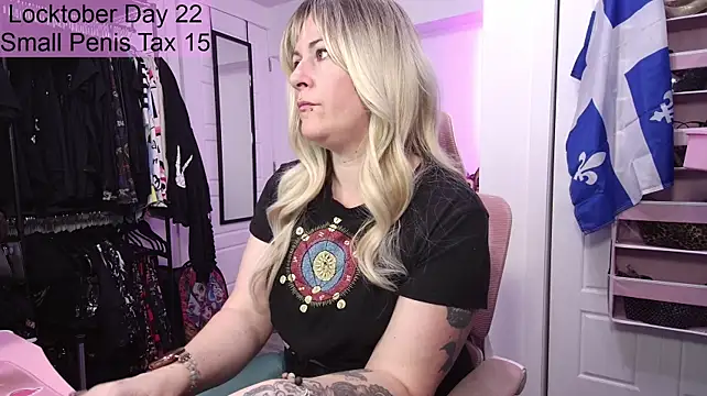 Gennyrock - BBC Dildo Blowjob